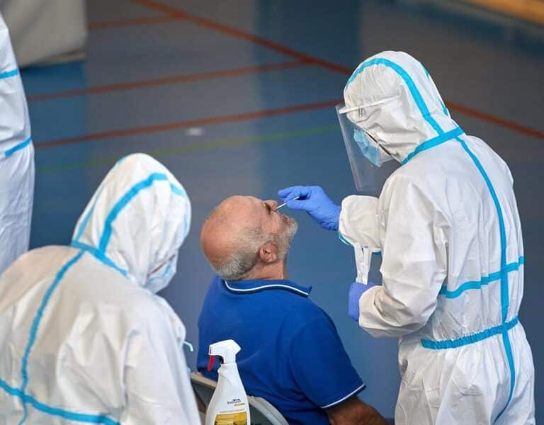 Sanidad registra 10.764 nuevos positivos y 71 muertes en las últimas 24 horas