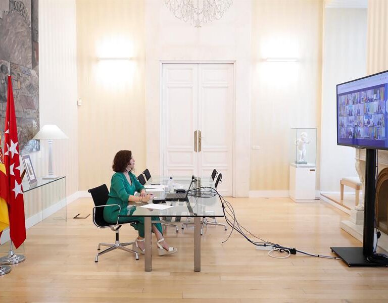 Ayuso en la mazmorra (y medio millón de contagios)