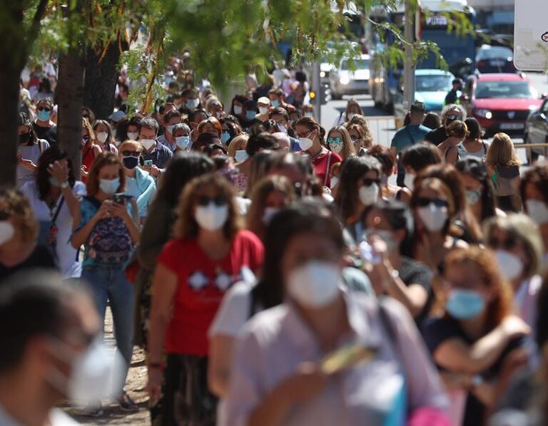 "Es una temeridad": caos en Madrid antes de la vuelta al cole por los tests serológicos