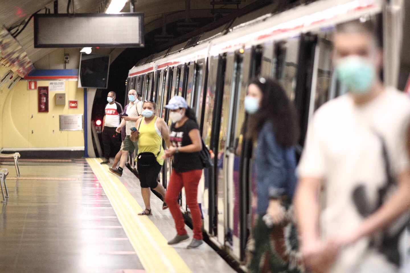 Explotan la mochila de un hombre desequilibrado que fingía llevar explosivos en el Metro de Madrid