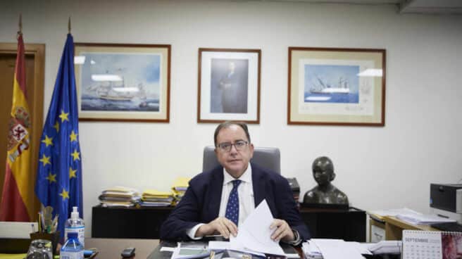 El secretario general de Instituciones Penitenciarias, Ángel Luis Ortiz, en su despacho.