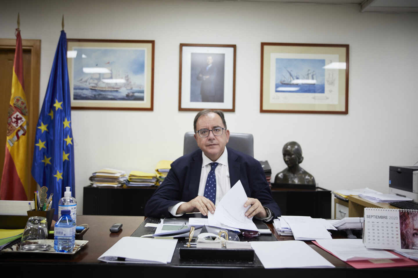 El secretario general de Instituciones Penitenciarias, Ángel Luis Ortiz, en su despacho.