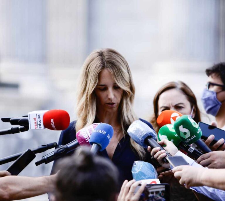 Cayetana la 'rebelde': primero fue Rajoy; ahora, Casado