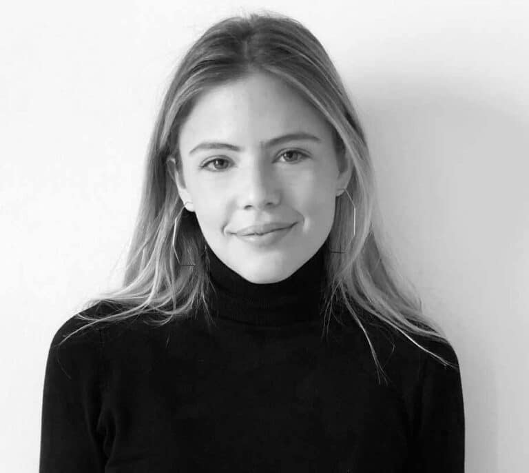 Estilista de Scalpers Woman y periodista: así es Isabel Hernáez, pareja de Carlos Sainz