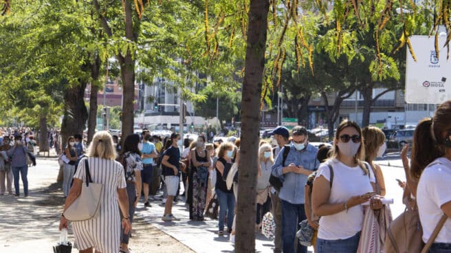 La fila daba la vuelta a la manzana y era de casi un kilómetro y medio