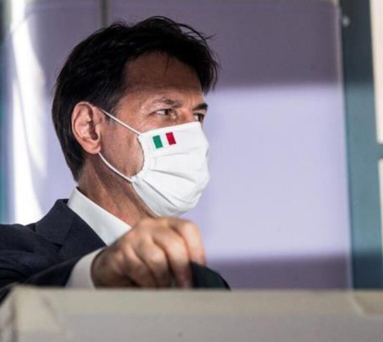 El gobierno italiano supera con alivio el primer test electoral de la pandemia