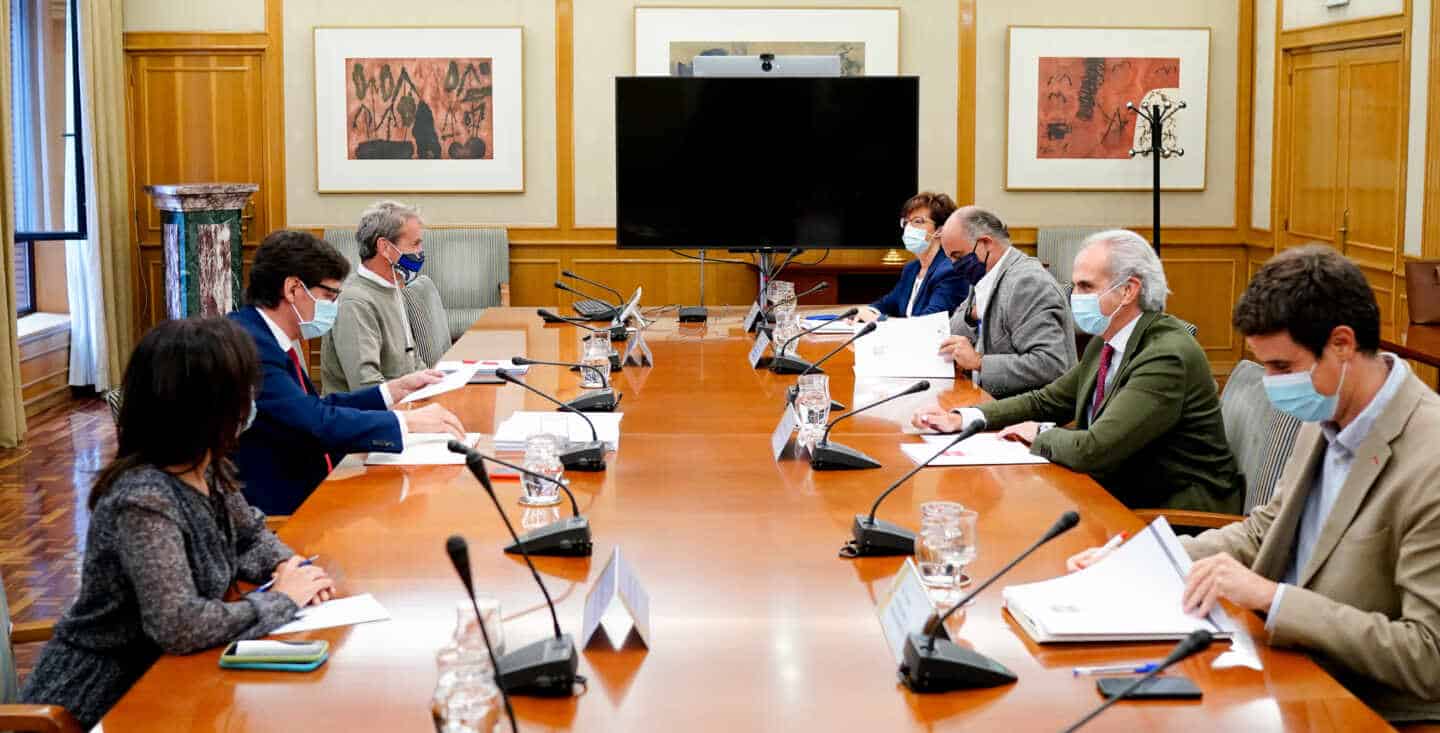 Reunión entre el Ministerio de Sanidad, liderado por Salvador Illa, y la Consejería de Sanidad de la CAM, con Enrique Ruiz Escudero.