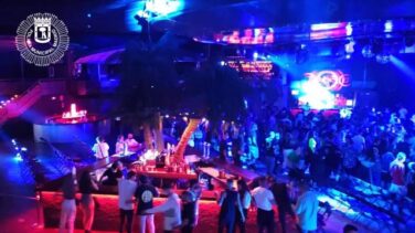 Desalojan La Riviera (Madrid) durante un concierto por estar el público bailando junto y la mayoría sin mascarilla