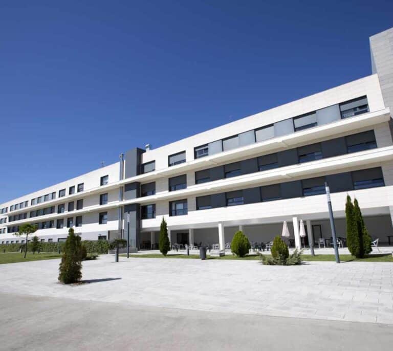 La socimi española Healthcare Activos debuta en el Euronext valorada en 310 millones