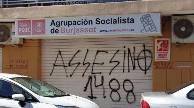 Pintan un símbolo nazi en la sede del PSOE de un pueblo de Valencia