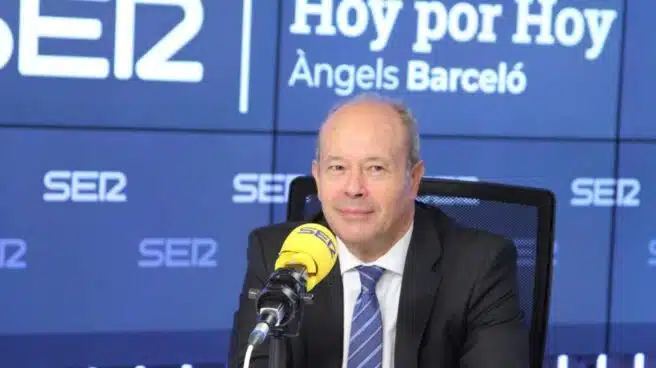 Campo pide "normalizar" la ausencia de Felipe VI en Barcelona