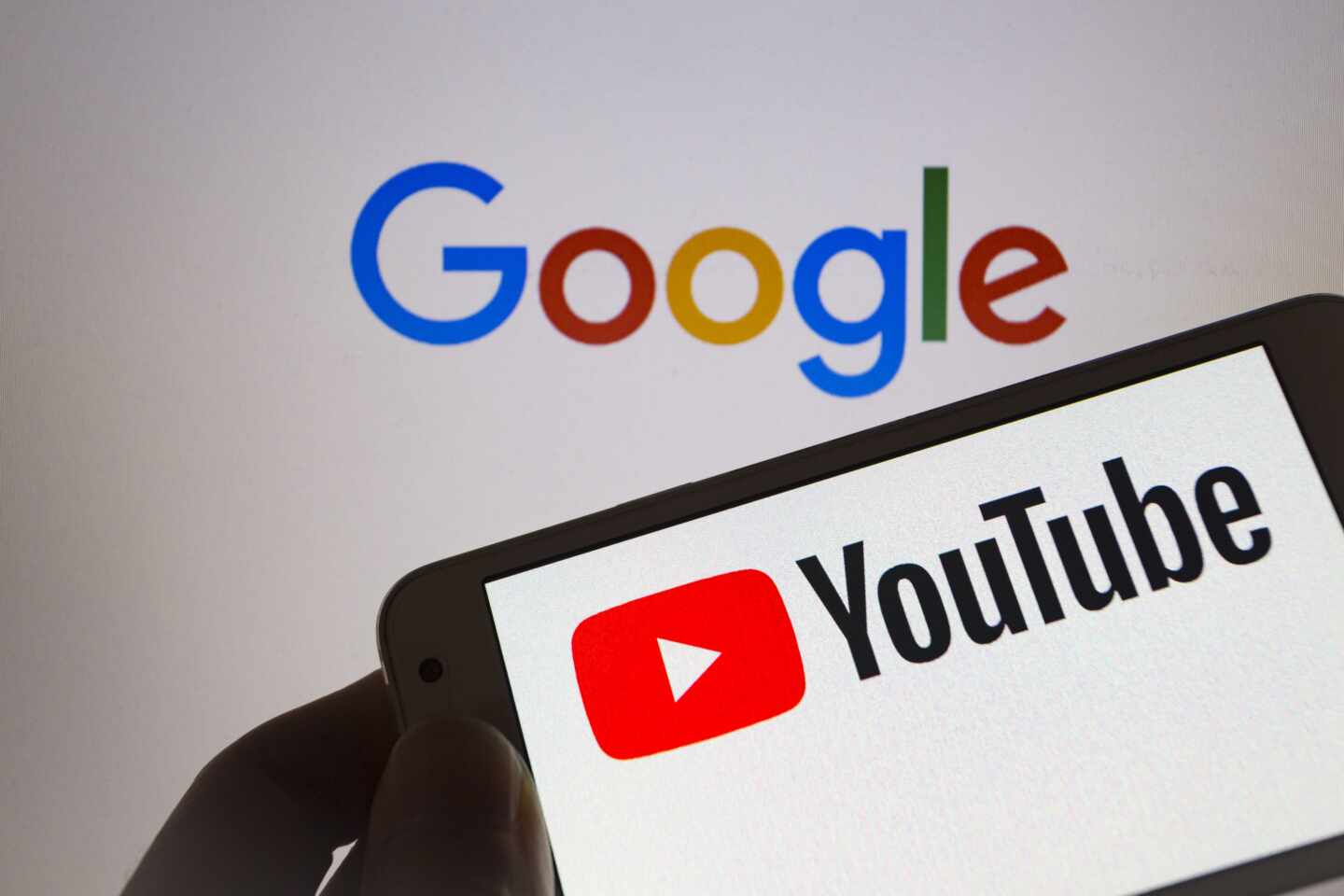 YouTube vuelve a recurrir a humanos para moderar contenido