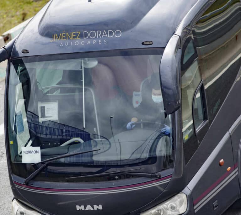 SOS del sector del autobús: pide un plan de 6.000 millones para salvar 30.000 empleos