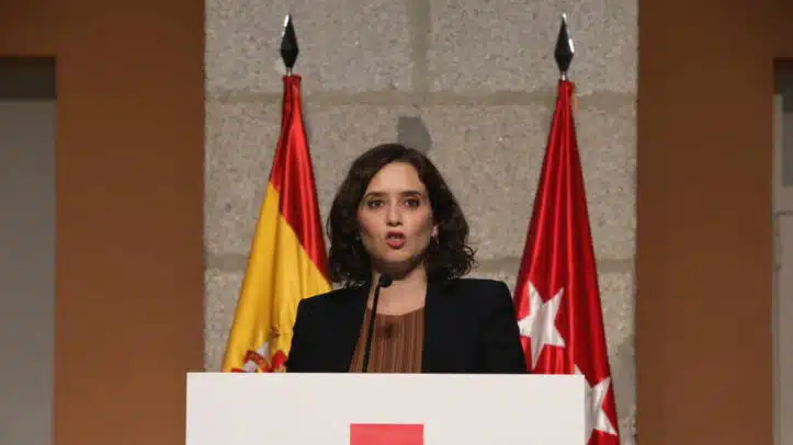 Ayuso anuncia restricciones de movilidad en 37 áreas de Madrid con cifras de contagio "gravísimas"