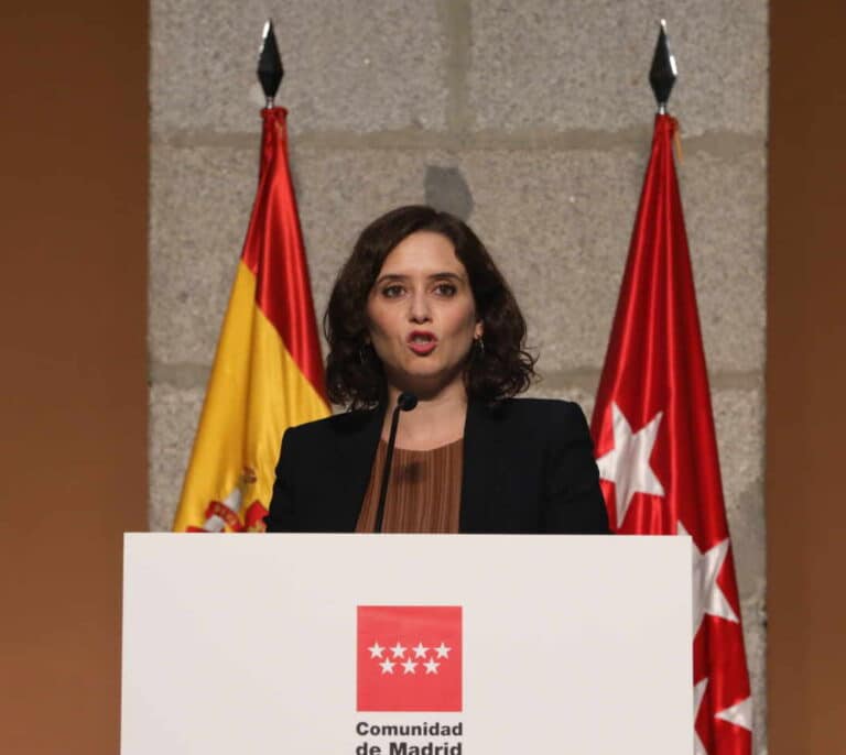 Ayuso anuncia restricciones de movilidad en 37 áreas de Madrid con cifras de contagio "gravísimas"