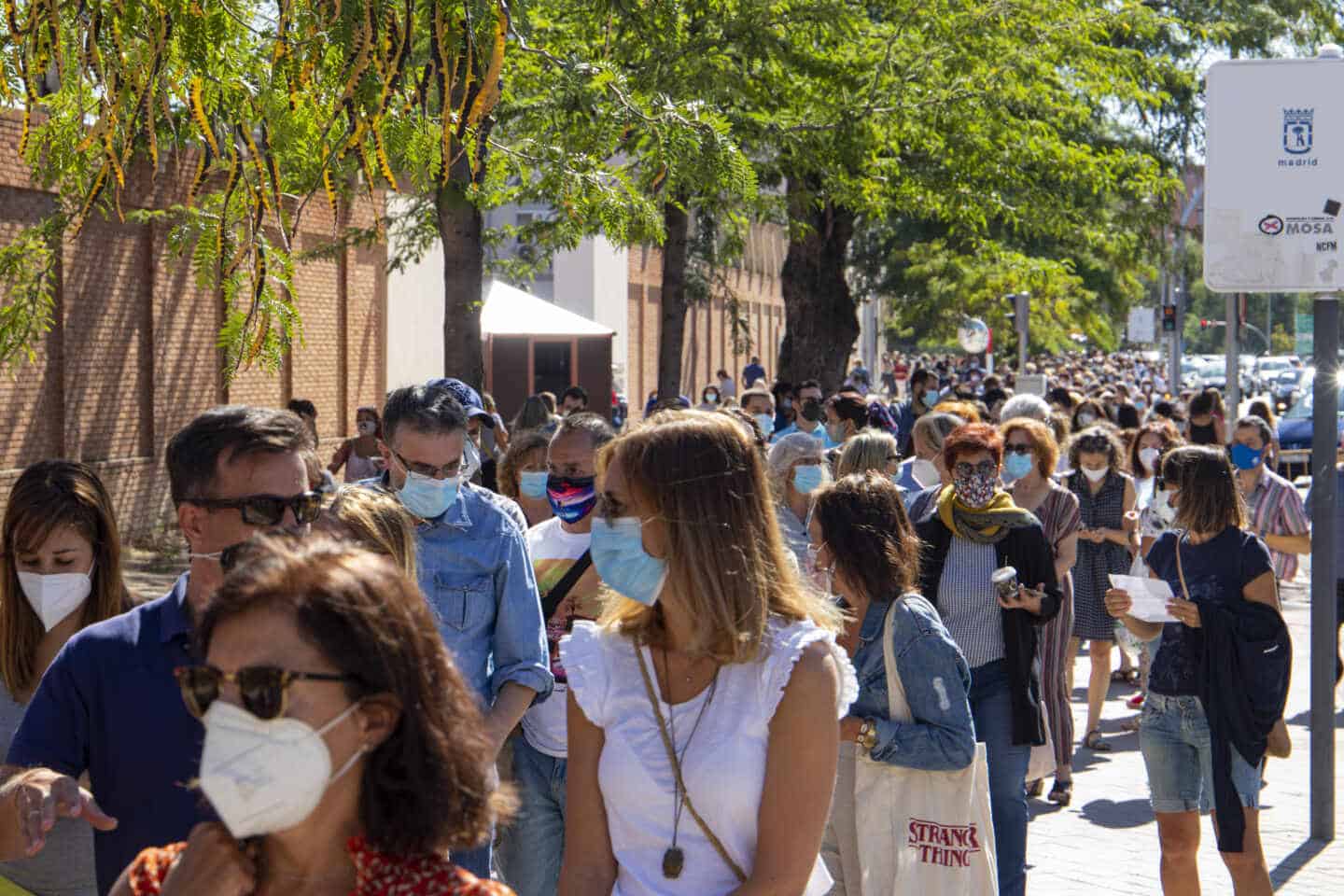 Más de 2.000 profesores de Madrid dan positivo en los test serológicos y tendrán que someterse a una PCR