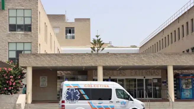 Andalucía supera la cifra de hospitalizados de marzo y se acerca a los 3.000