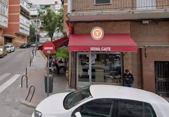 Buscan a un hombre que anoche apuñaló al encargado de un bar en Madrid por ordenarle ponerse la mascarilla