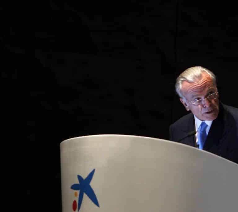 Fainé (La Caixa) se refuerza en Telefónica con el 5% para condicionar la estrategia frente a los saudíes