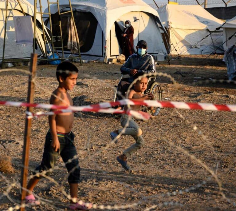 La Comisión Europea propone  gestionar la migración con "solidaridad patrocinada"