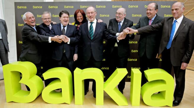 Rodrigo Rato y los presidentes de las cajas rurales que formaron Bankia en 2010.