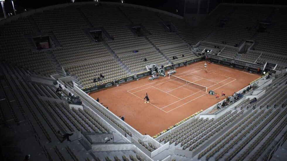 La soledad de los tenistas ante la inmensidad de una pista central