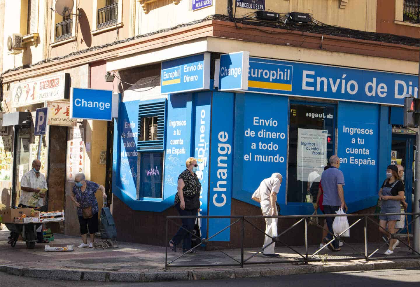 Expertos dudan de que los confinamientos selectivos consigan contener la epidemia en Madrid