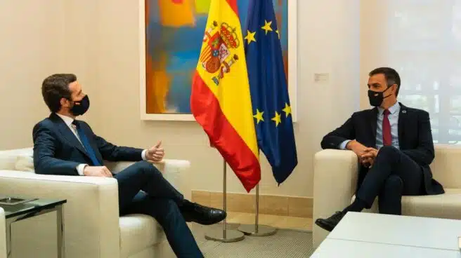 Sánchez y Casado acuerdan crear una Agencia para la Recuperación Económica y un pacto de Estado por la Sanidad