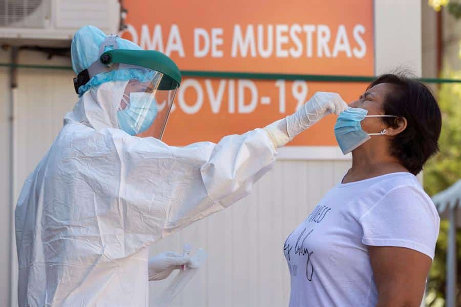 Sanidad registra 27.404 nuevos casos y 101 muertes durante el fin de semana