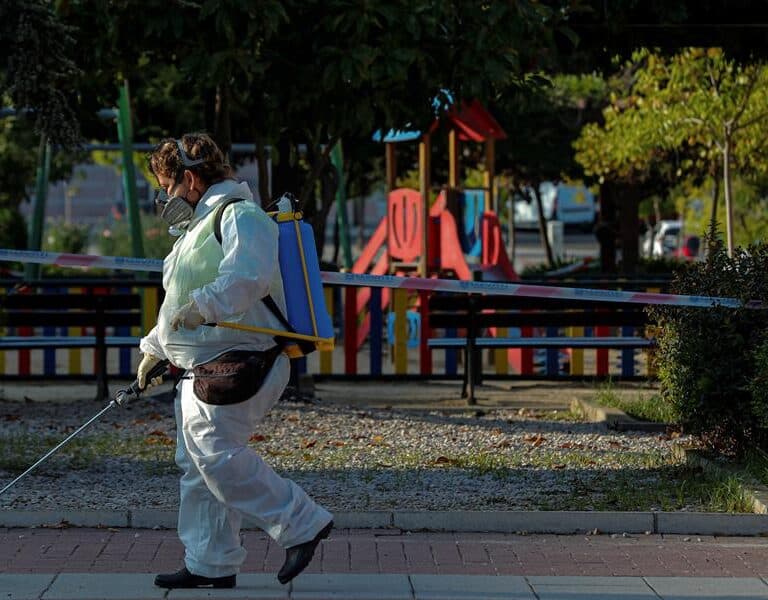 Madrid descarta volver al sistema de fases de la desescalada pese a la presión del Gobierno
