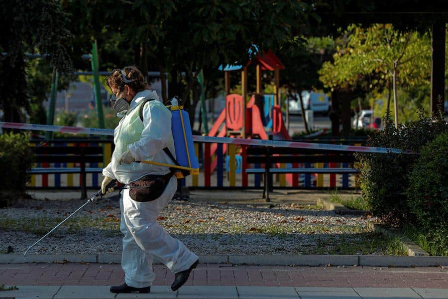 Madrid descarta volver al sistema de fases de la desescalada pese a la presión del Gobierno