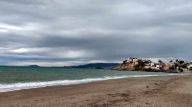 Una mujer sufre una brutal agresión sexual a plena luz del día en una playa de Mazarrón