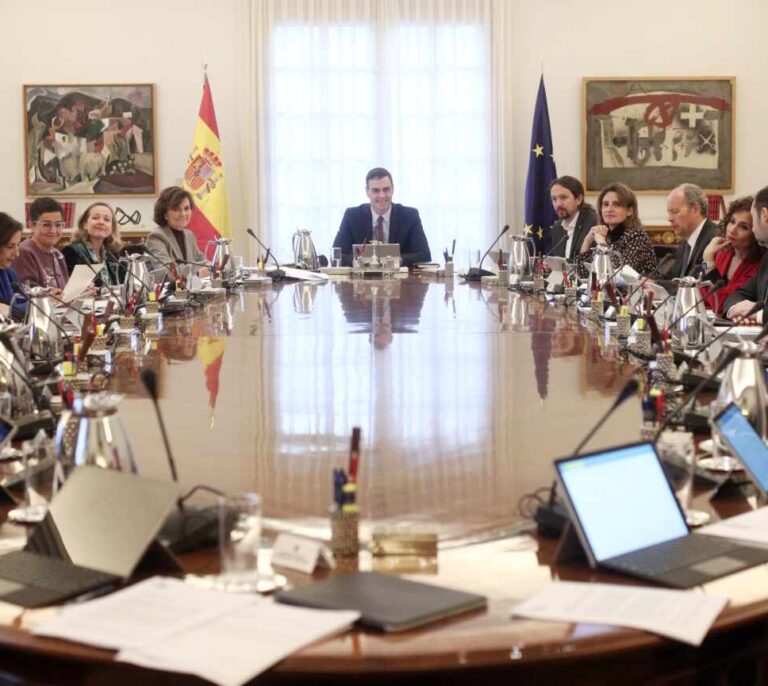 El Gobierno ha comprado ya más de 9.500 portátiles para que los funcionarios hagan teletrabajo