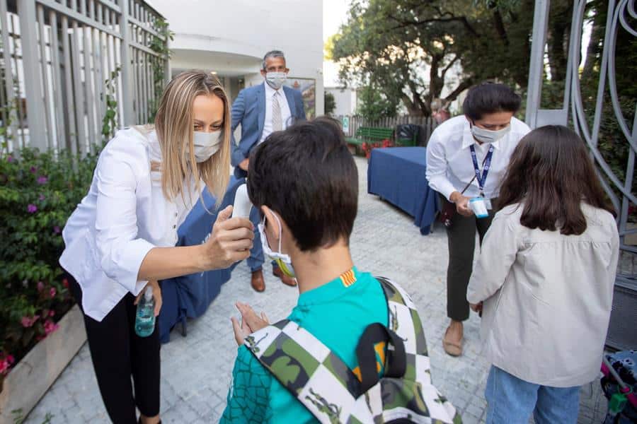 Los sindicatos calculan que se han incorporado la mitad de los profesores necesarios ante el covid