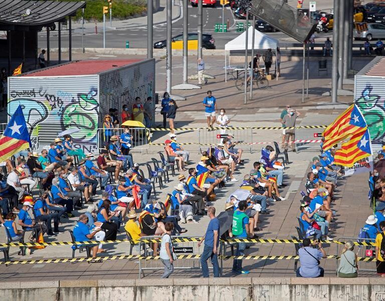 ANC y Òmnium exigen unidad y confrontación a los partidos en una Diada descafeinada