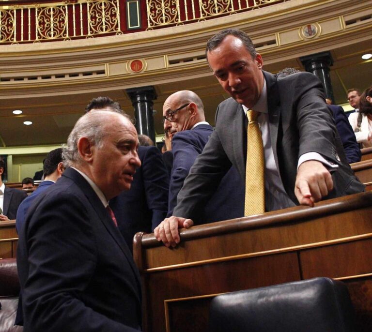 Cara a cara ante el juez entre Fernández Díaz y su 'número dos' por la Operación Kitchen