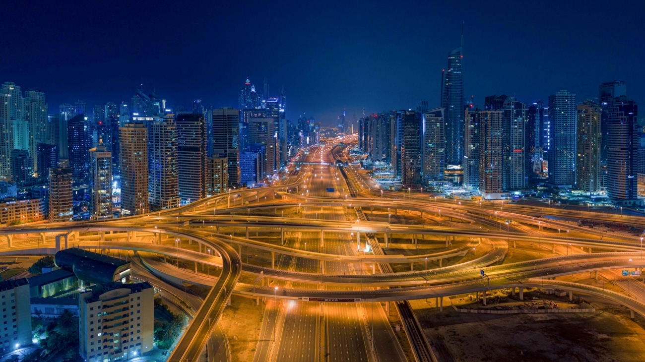 Uno de los nudos de comunicación por autopista más grande de Dubai