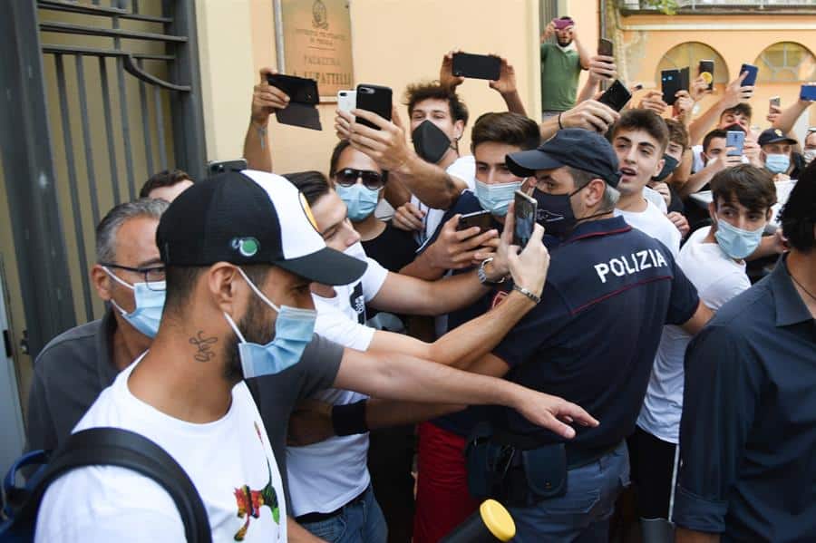 Luis Suárez, en Perugia para su examen de italiano.