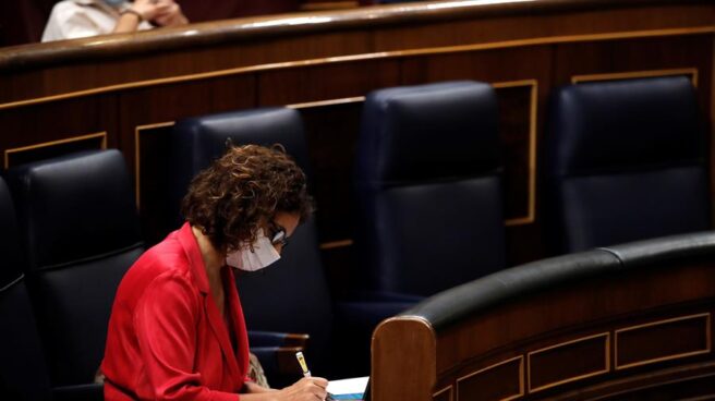 La ministra de Hacienda, María Jesús Montero, en el Congreso de los Diputados.