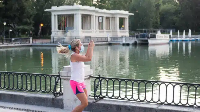 ¿Puedo salir a correr sin mascarilla?: la normativa del deporte en Madrid