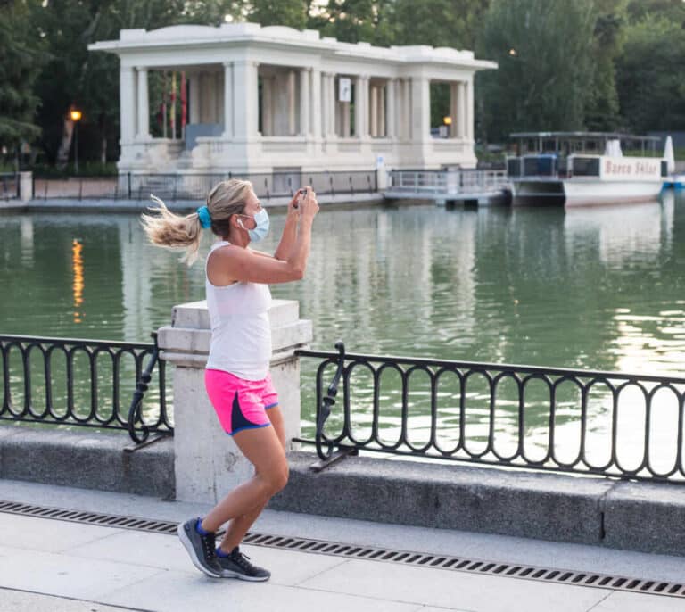 ¿Puedo salir a correr sin mascarilla?: la normativa del deporte en Madrid