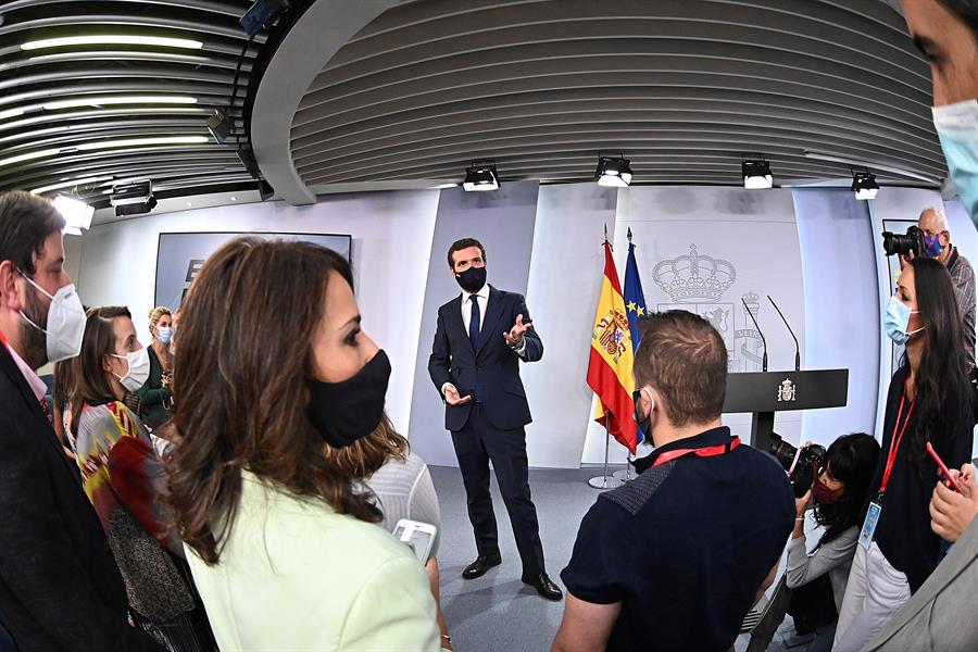 Casado se desmarca de los escándalos de la 'era Rajoy': "Sólo era un diputado por Ávila"