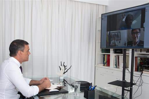 Pedro Sánchez, el pasado verano en una videoconferencia durante su estancia en La Mareta.