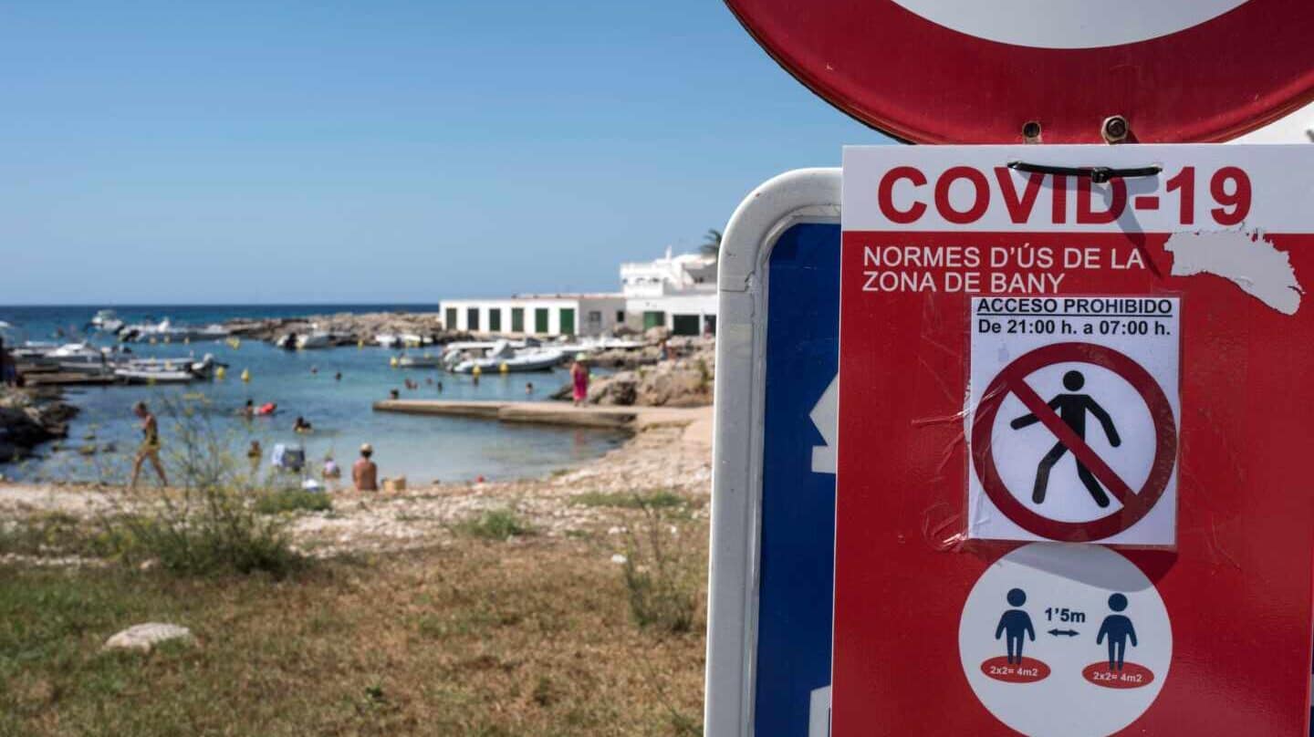 Cierre de playas de Menorca en horario nocturno por el Covid.