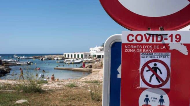 La llegada de turistas a España se hunde un 77% en 2020 La llegada de turistas a España se hunde un 77% en 2020.