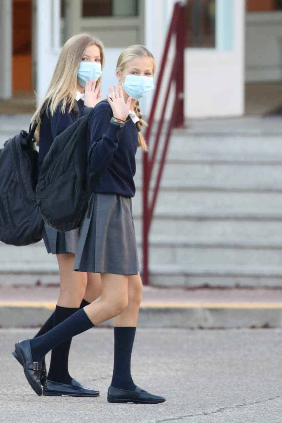 La princesa Leonor y la infanta Sofía, en su primer día de clase este año.