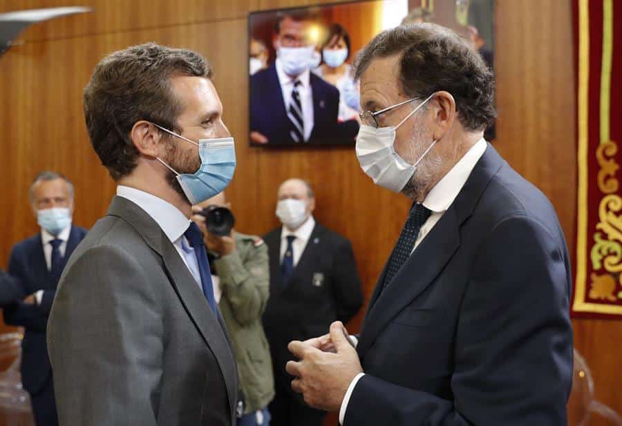 Rajoy comiendo caramelos