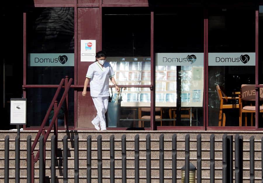 Un brote de coronavirus en una residencia de Barcelona infecta a casi el 90% de los ancianos