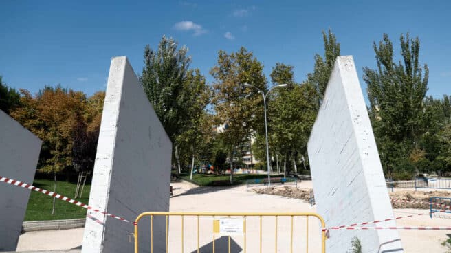 Parque clausurado en una de las zonas confinadas de Fuenlabrada. Parque clausurado en una de las zonas confinadas de Fuenlabrada.