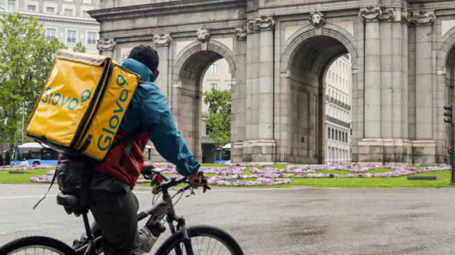 Un 'rider' de Glovo en Madrid. Un 'rider' de Glovo en Madrid.